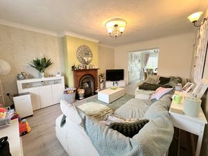 Cartlodge Avenue- click for photo gallery